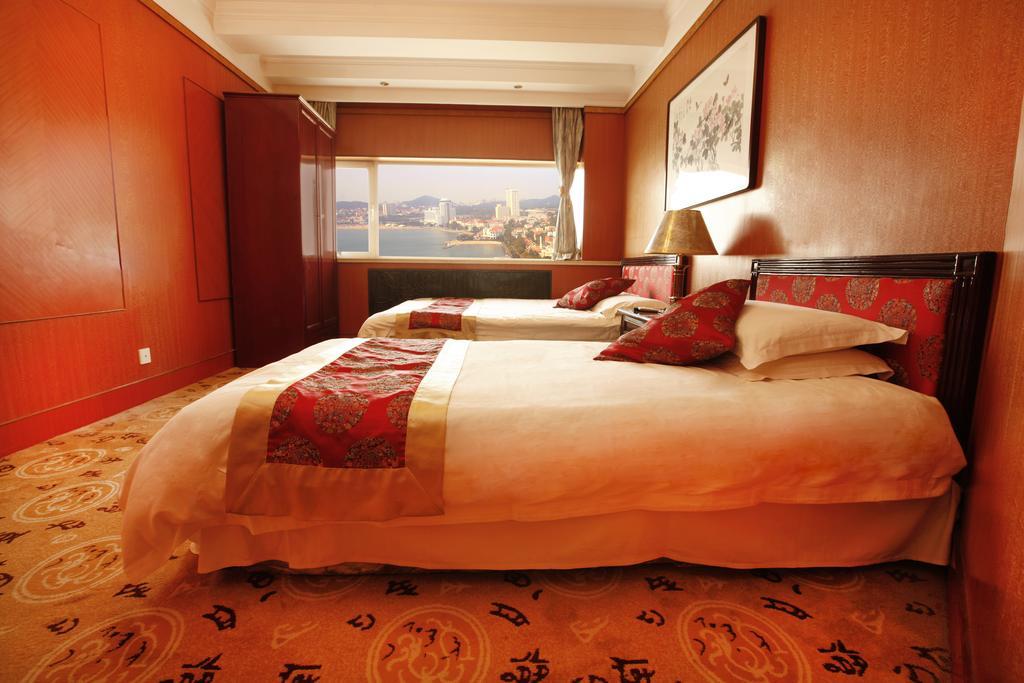 Donghai Grand Hotel Циндао Номер фото